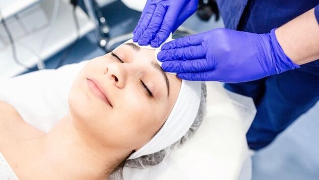 Mesotherapy procedure for facial skin rejuvenation with a vitamin cocktail