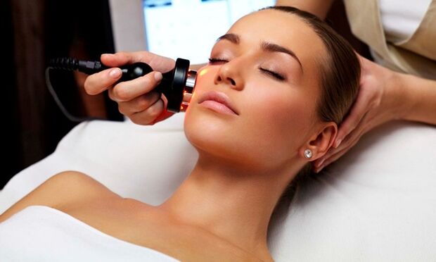 Procedure for rejuvenating the skin with low frequency current pulses